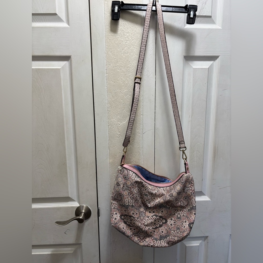 Axel purse